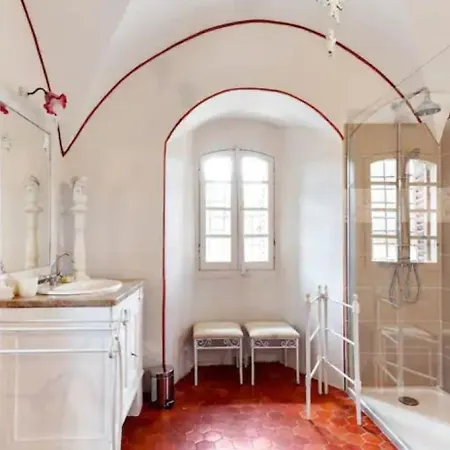 Appartement Spacieux Avec Deux Chambres Au Chateau Valence  Exterior foto