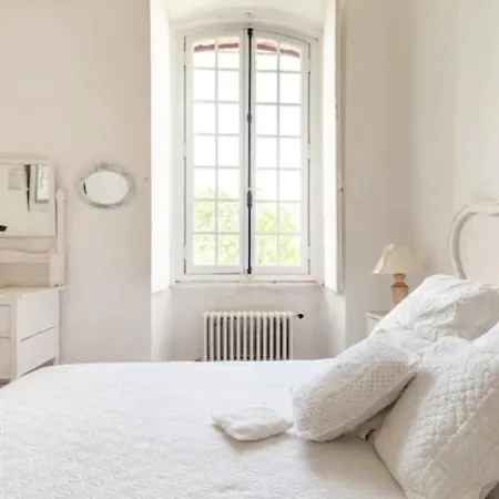 Appartement Spacieux Avec Deux Chambres Au Chateau Valence  Exterior foto