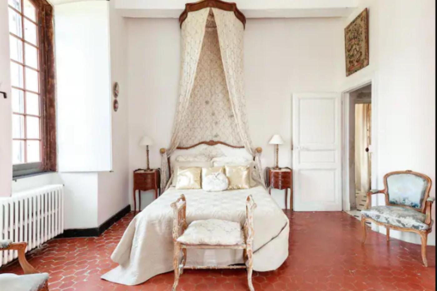 Spacieux Avec Deux Au Chateau Ferienhaus